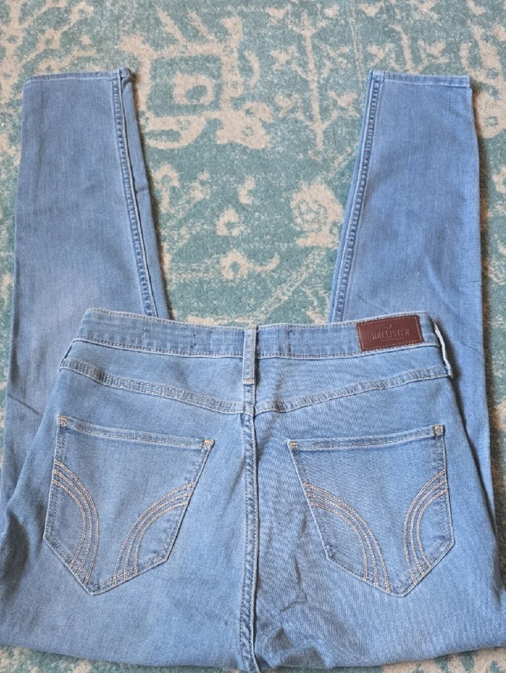 Hollister Light Wash Skinny Jeans in Soft Blue